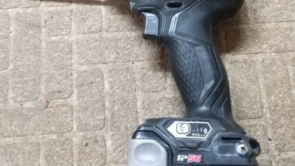 インパクトドライバー